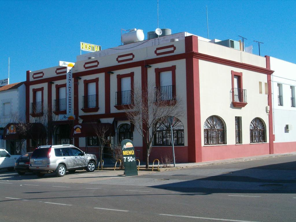 Hostal Restaurante Milenium 호텔 Torremegía 외부 사진