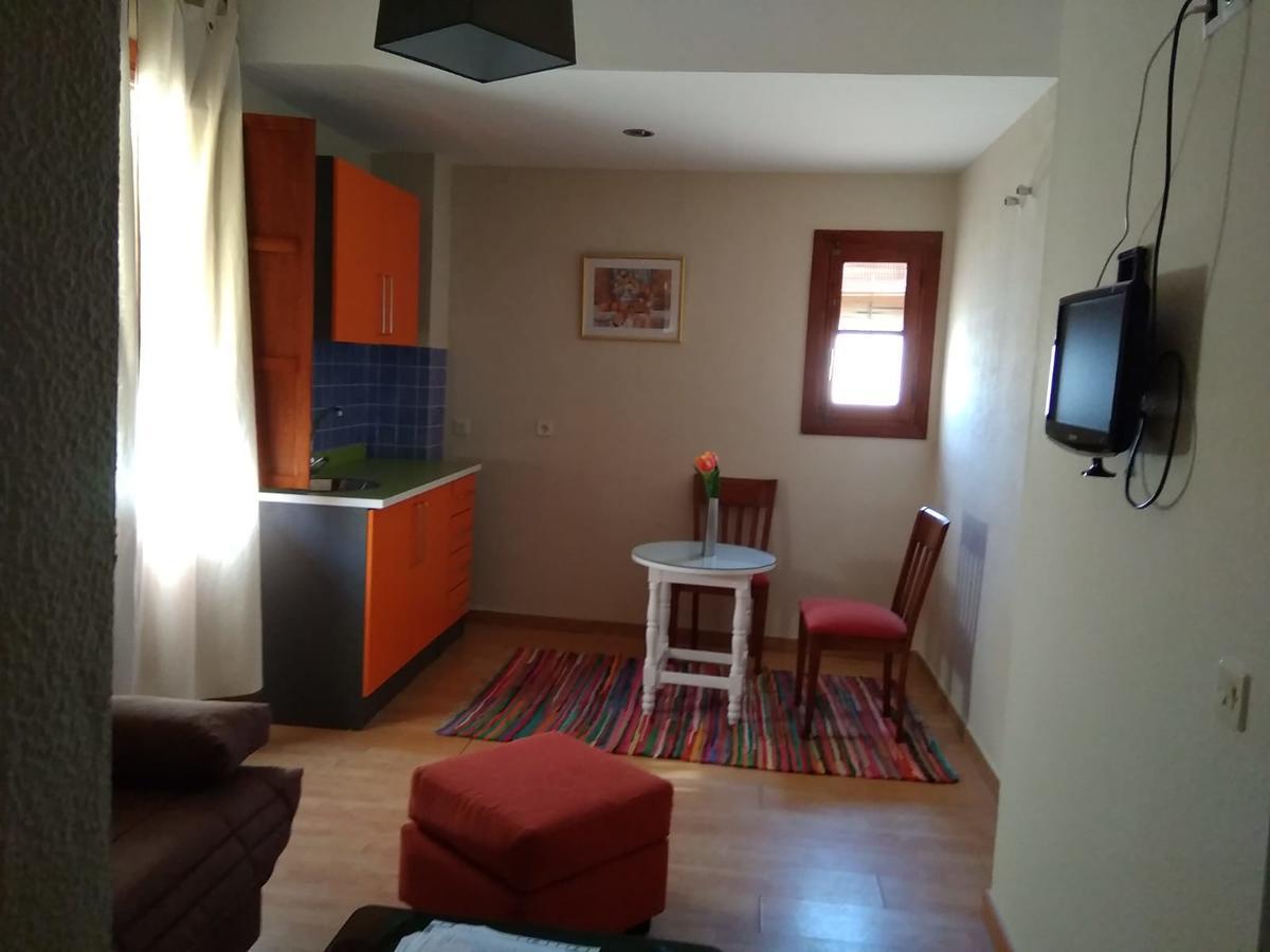 Hostal Restaurante Milenium 호텔 Torremegía 외부 사진