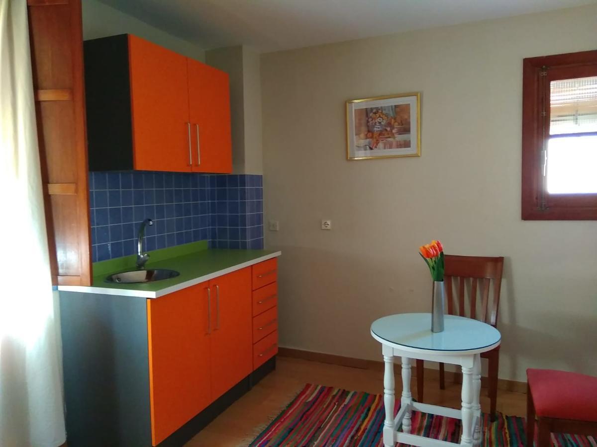 Hostal Restaurante Milenium 호텔 Torremegía 외부 사진