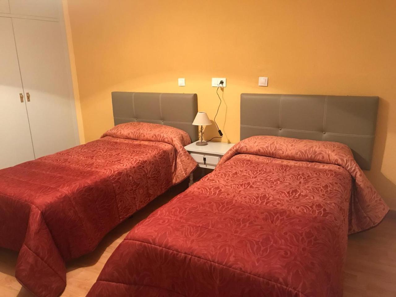Hostal Restaurante Milenium 호텔 Torremegía 외부 사진