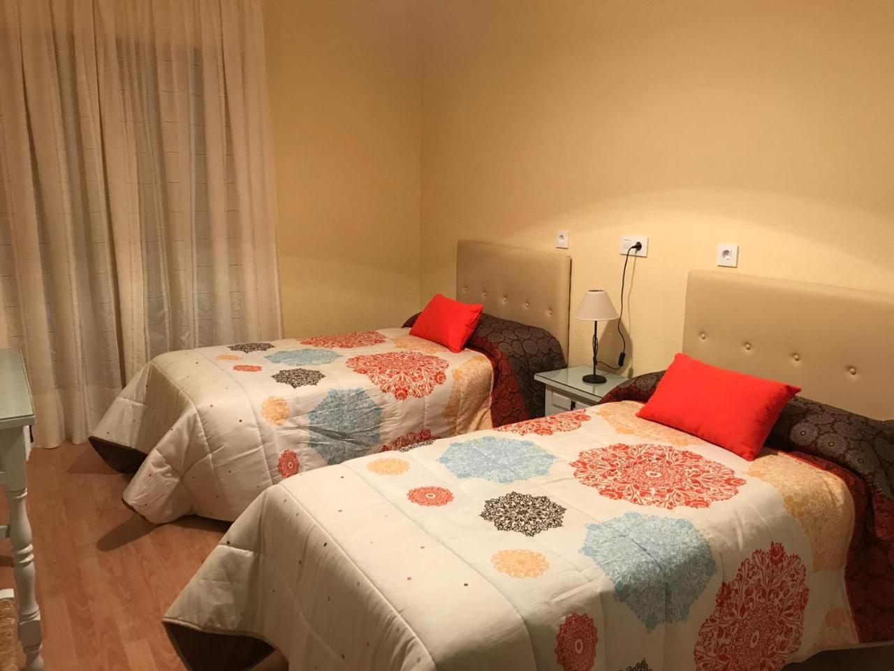 Hostal Restaurante Milenium 호텔 Torremegía 외부 사진