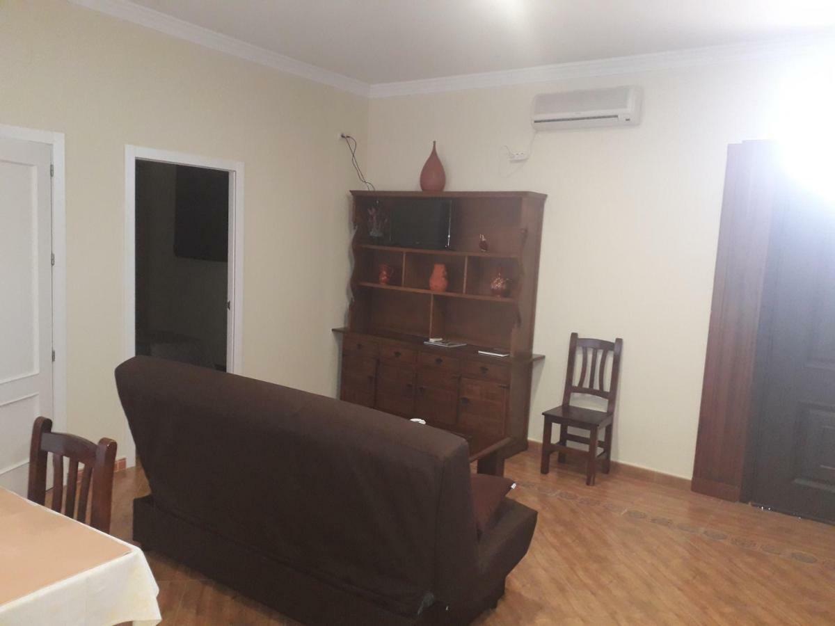 Hostal Restaurante Milenium 호텔 Torremegía 외부 사진